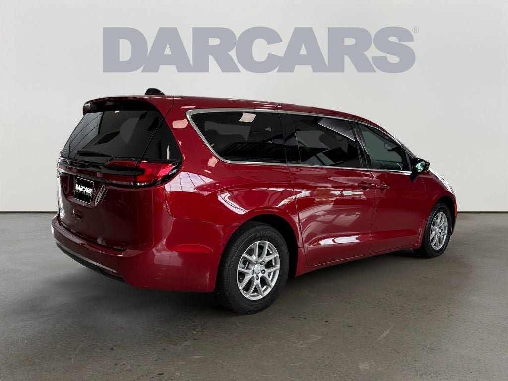 2027 Chrysler Pacifica Select