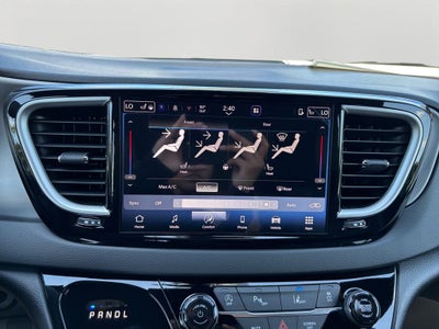 2027 Chrysler Pacifica LX