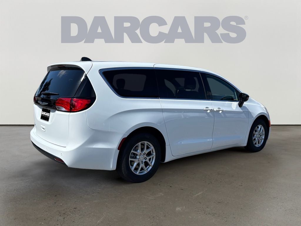 2027 Chrysler Pacifica LX