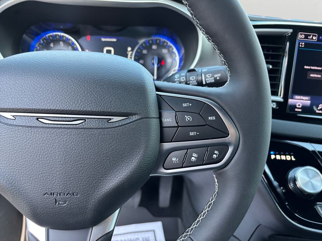 2027 Chrysler Pacifica LX
