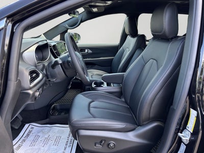 2027 Chrysler Pacifica LX