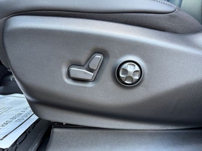 2027 Chrysler Pacifica LX