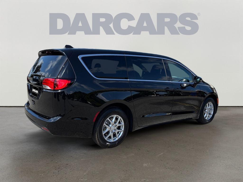 2027 Chrysler Pacifica LX