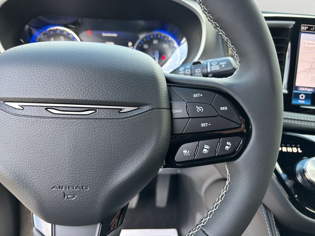 2027 Chrysler Pacifica Limited