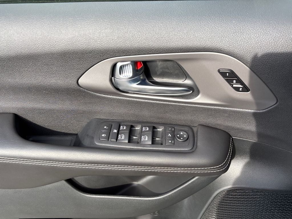 2027 Chrysler Pacifica Limited
