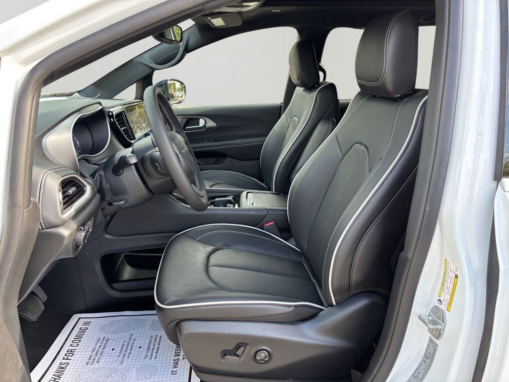 2027 Chrysler Pacifica Limited
