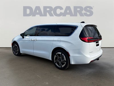 2027 Chrysler Pacifica Limited