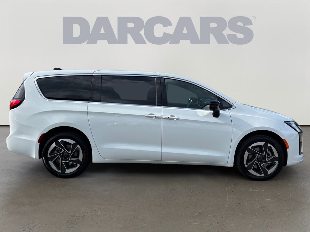 2027 Chrysler Pacifica Limited