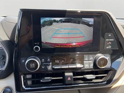 2023 Toyota Highlander Hybrid XLE