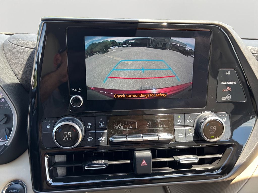 2023 Toyota Highlander Hybrid XLE