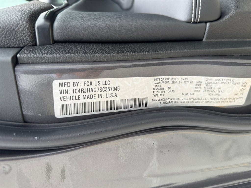 2025 Jeep Grand Cherokee Laredo X