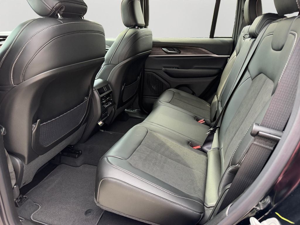 2026 Jeep Grand Cherokee Altitude
