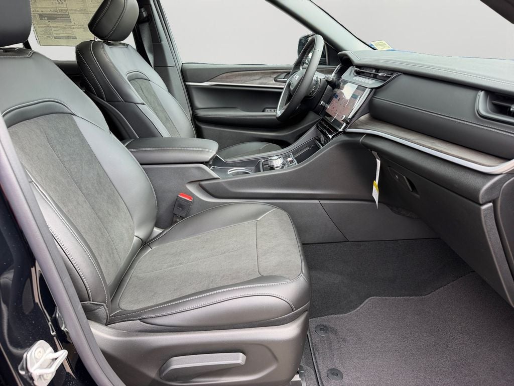 2026 Jeep Grand Cherokee Altitude