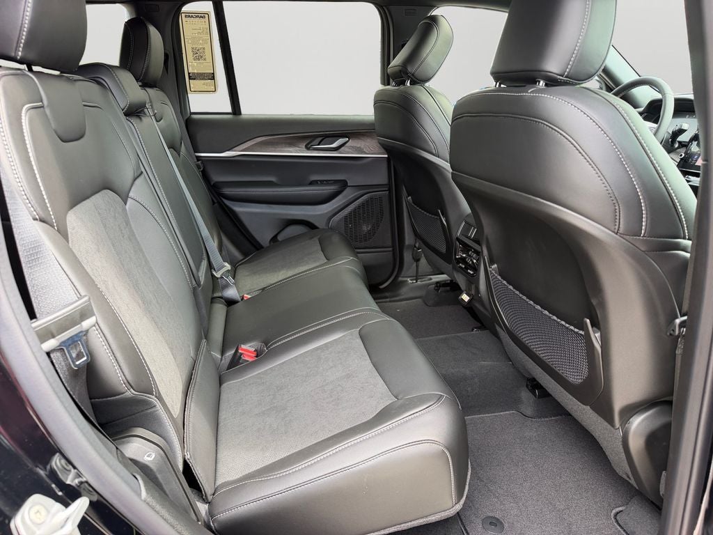 2026 Jeep Grand Cherokee Altitude