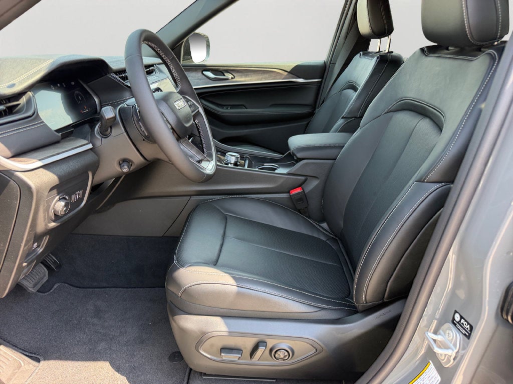 2027 Jeep Grand Cherokee Limited Reserve