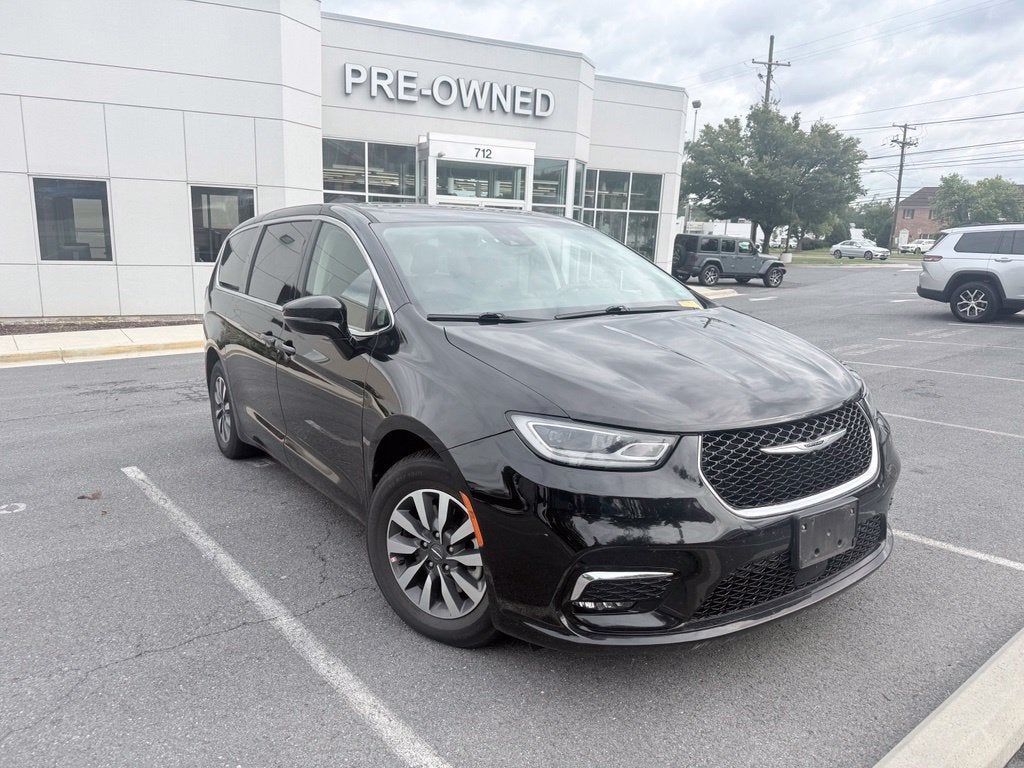 2024 Chrysler Pacifica Hybrid Select
