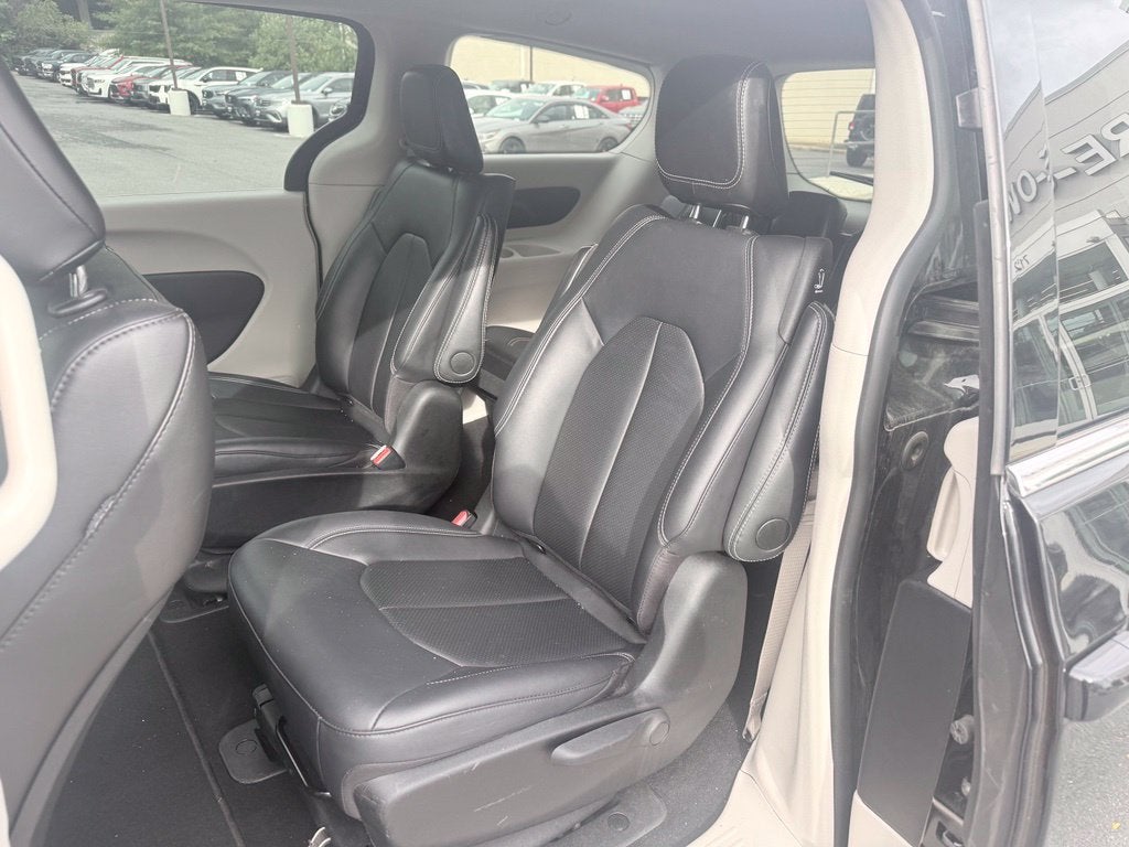 2024 Chrysler Pacifica Hybrid Select