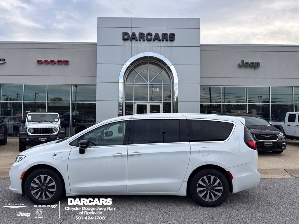 2024 Chrysler Pacifica Hybrid Select