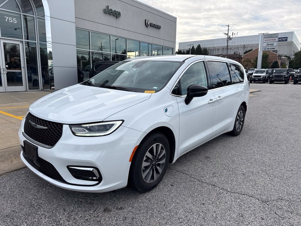 2024 Chrysler Pacifica Hybrid Select