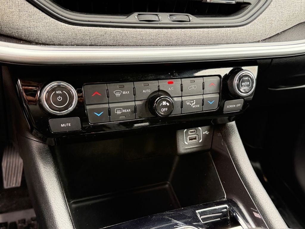 2022 Jeep Compass Latitude w/Convenience Group