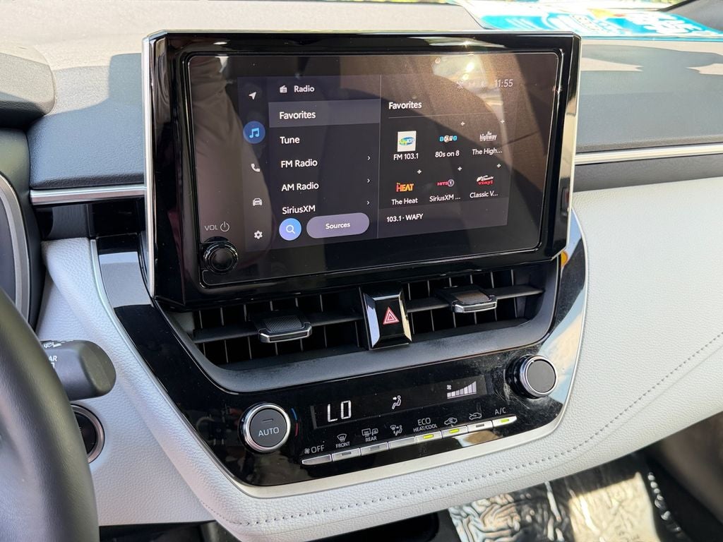 2025 Toyota Corolla Hatchback SE