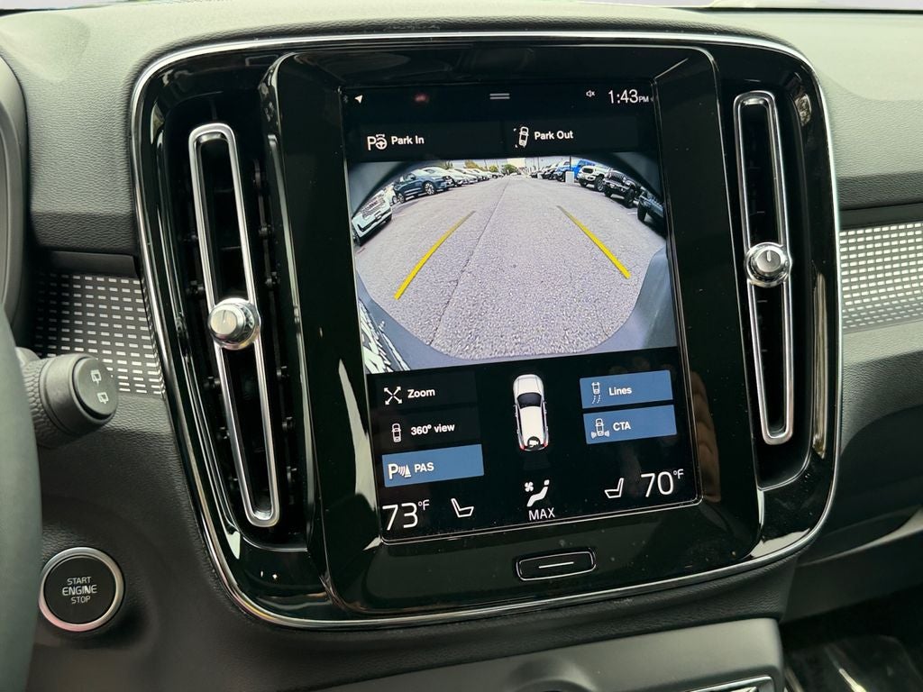 2022 Volvo XC40 R-Design