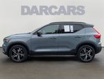 2022 Volvo XC40 R-Design