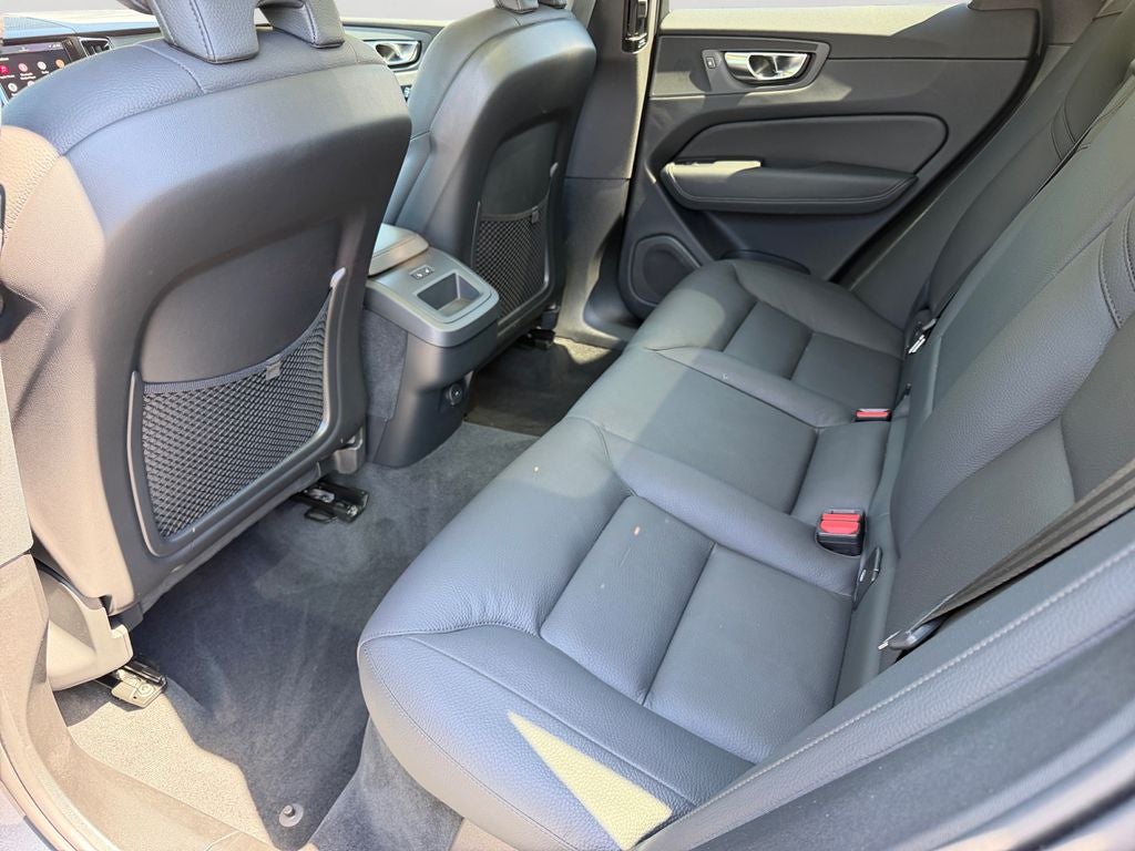2024 Volvo XC60 B5 Plus Dark Theme