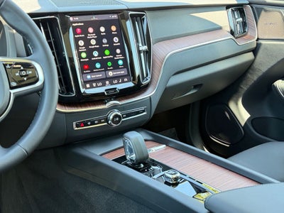 2024 Volvo XC60 B5 Plus Dark Theme