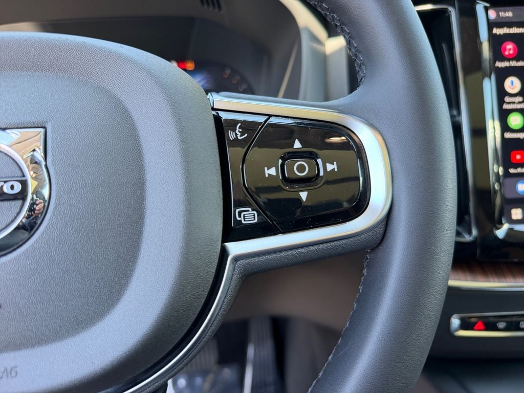 2024 Volvo XC60 B5 Plus Dark Theme