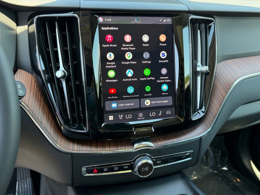2024 Volvo XC60 B5 Plus Dark Theme