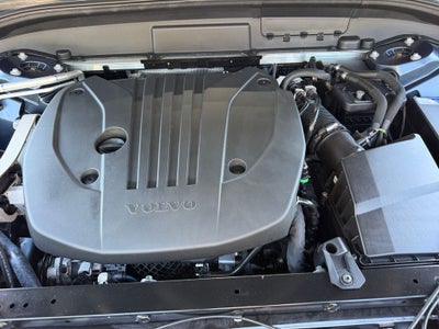 2024 Volvo XC60 B5 Plus Dark Theme