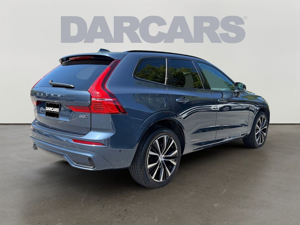2024 Volvo XC60 B5 Plus Dark Theme