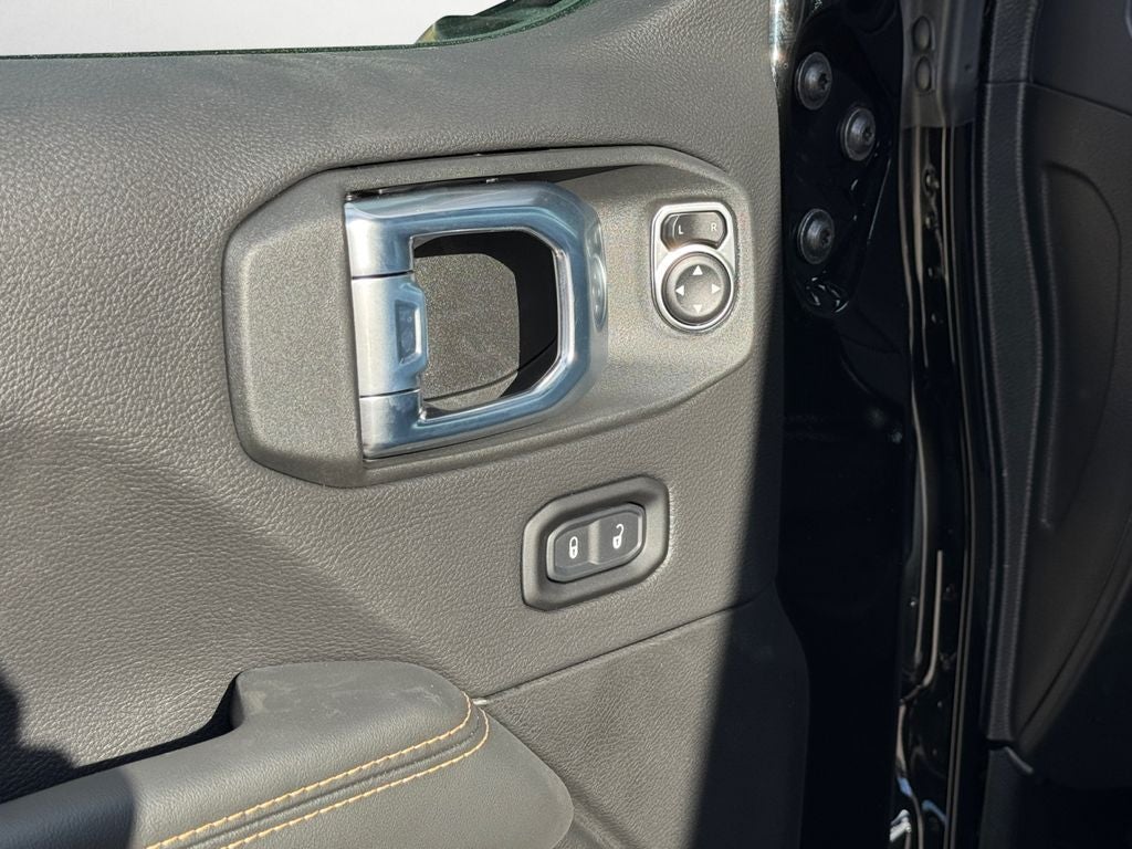 2026 Jeep Wrangler Sahara Sky One-Touch Power Top