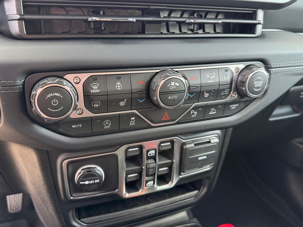 2026 Jeep Wrangler Sahara Sky One-Touch Power Top