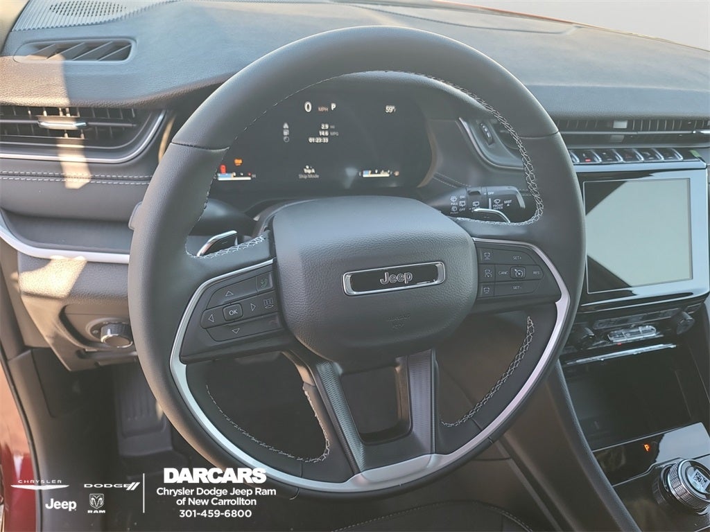 2025 Jeep Grand Cherokee Laredo