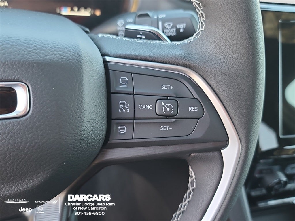 2025 Jeep Grand Cherokee Laredo