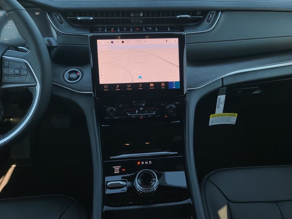 2025 Jeep Grand Cherokee Limited Dual-Pane Panoramic Sunroof