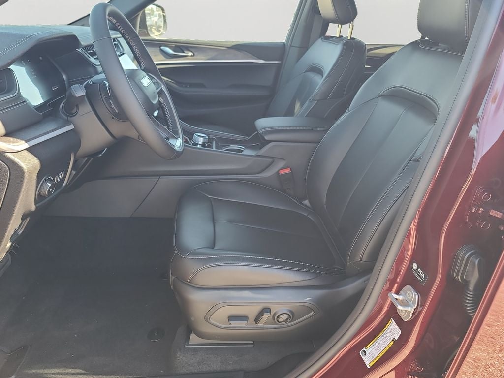 2025 Jeep Grand Cherokee Limited Dual-Pane Panoramic Sunroof