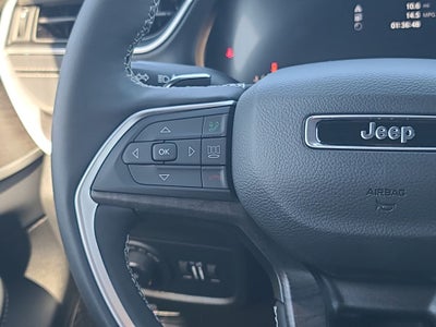 2025 Jeep Grand Cherokee Limited Dual-Pane Panoramic Sunroof