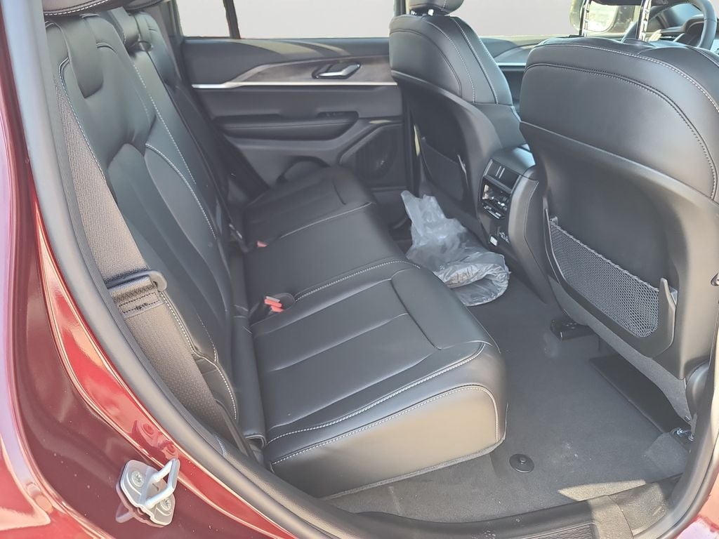 2025 Jeep Grand Cherokee Limited Dual-Pane Panoramic Sunroof