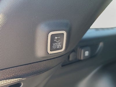 2025 Jeep Grand Cherokee Limited Dual-Pane Panoramic Sunroof