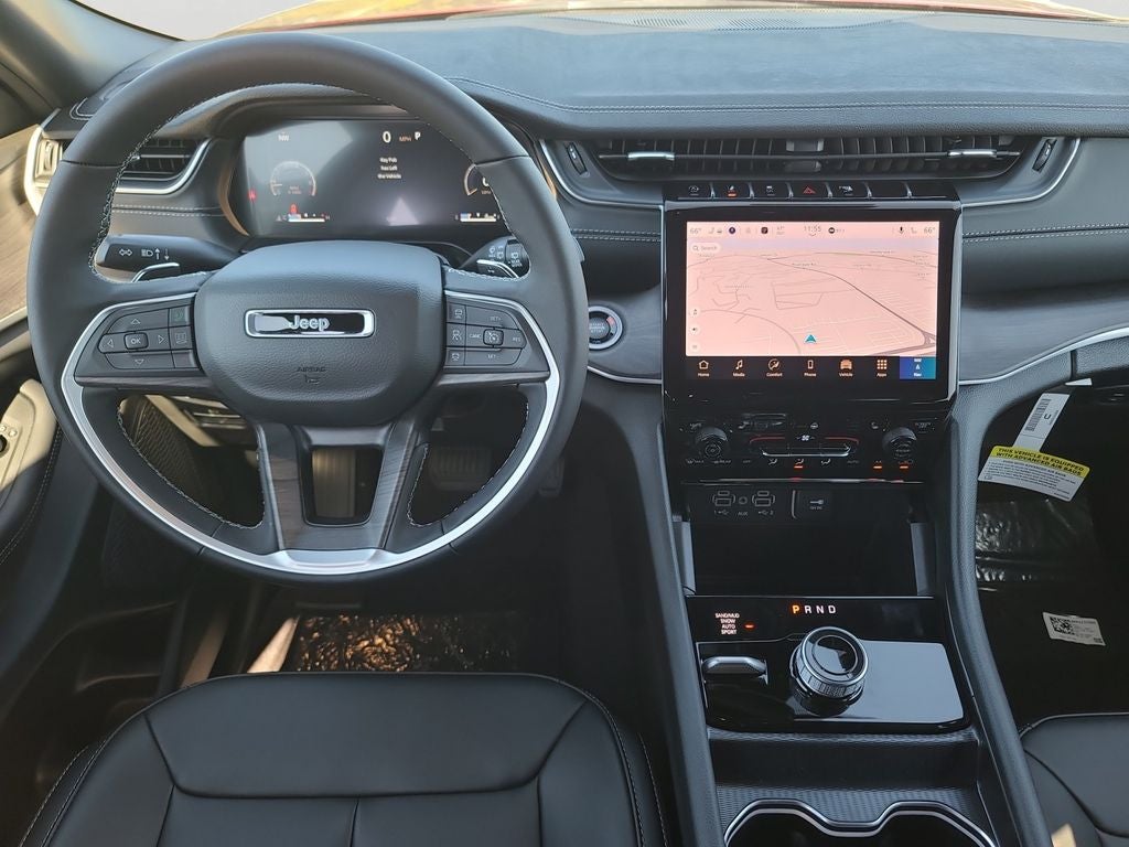 2025 Jeep Grand Cherokee Limited Dual-Pane Panoramic Sunroof