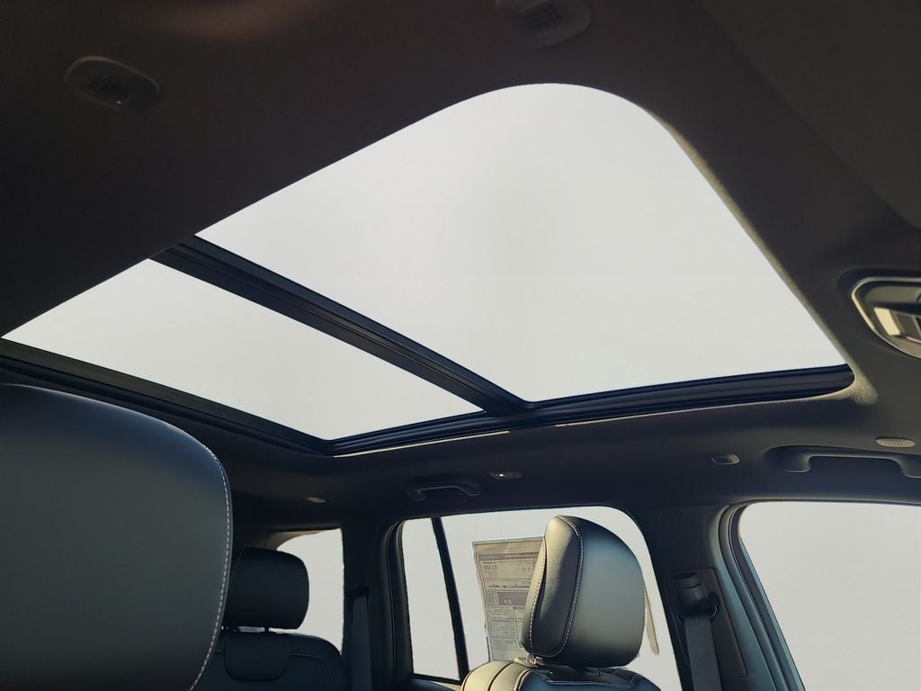 2025 Jeep Grand Cherokee Limited Dual-Pane Panoramic Sunroof