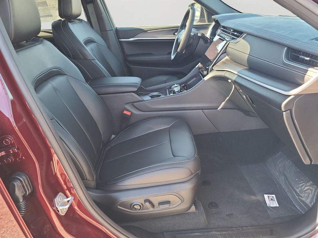 2025 Jeep Grand Cherokee Limited Dual-Pane Panoramic Sunroof