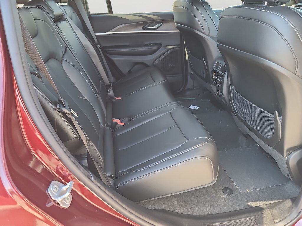 2025 Jeep Grand Cherokee Limited Dual-Pane Panoramic Sunroof