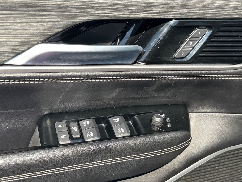 2024 Jeep Wagoneer Series II w/Navigation