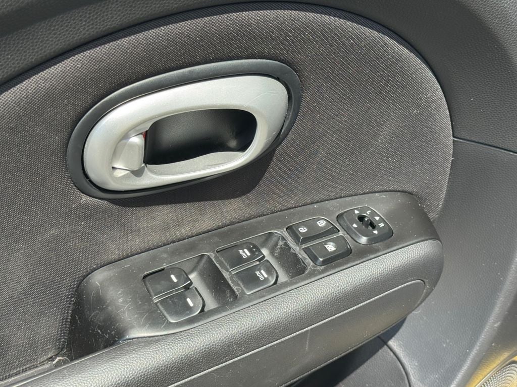 2016 Kia Soul Plus w/Bluetooth