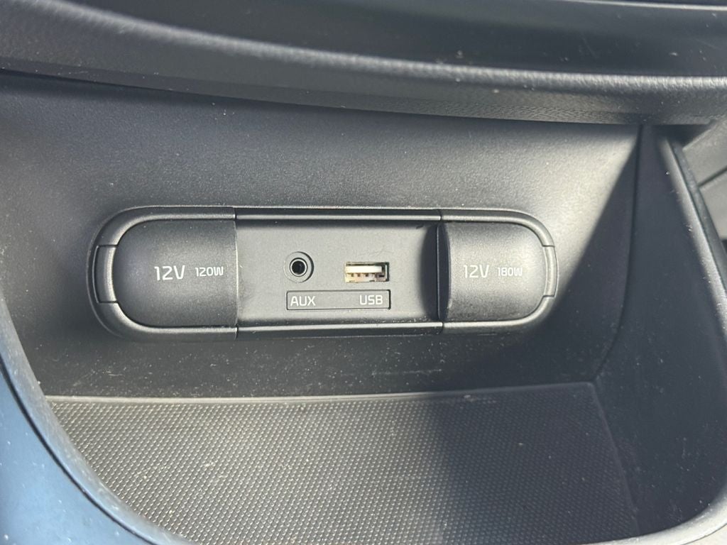 2016 Kia Soul Plus w/Bluetooth