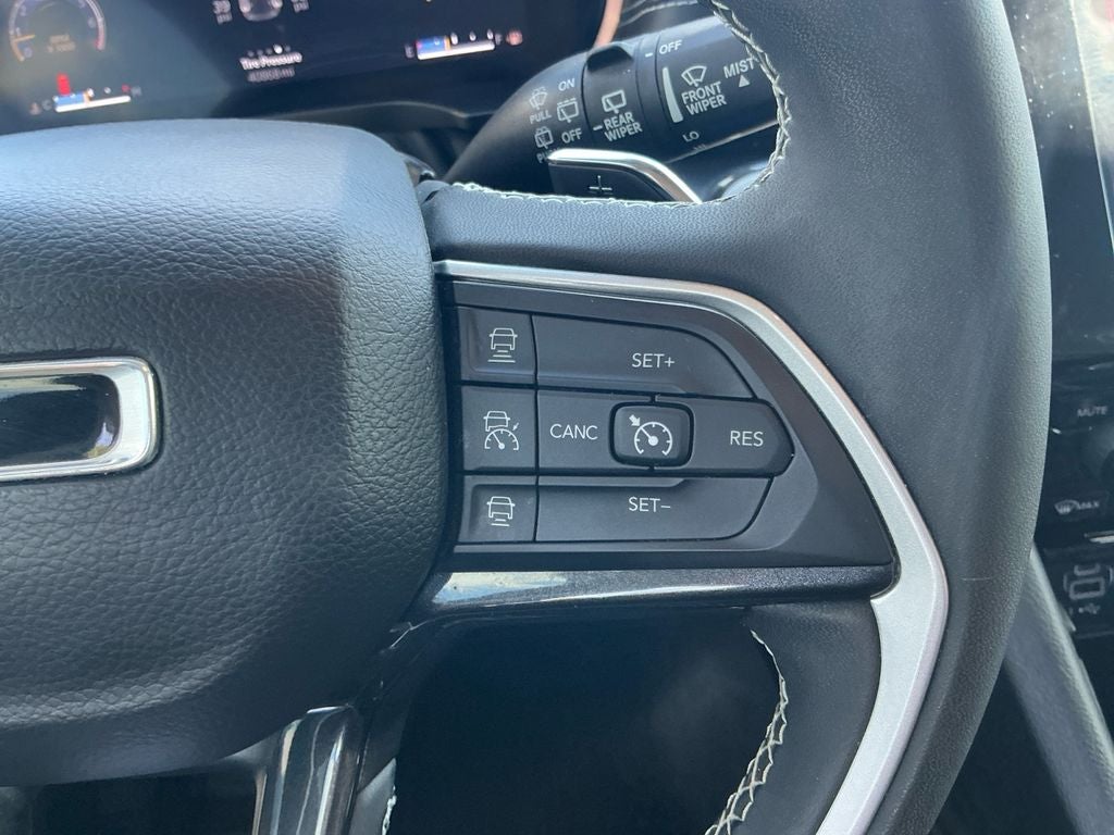 2023 Jeep Grand Cherokee Laredo